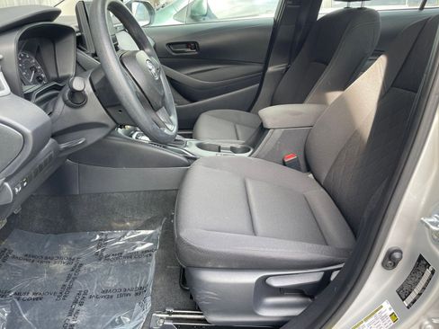 Used 2025 Toyota Corolla LE image 24