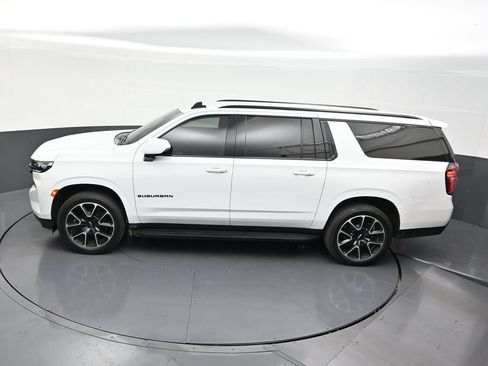 Used 2024 Chevrolet Suburban RST w/ Luxury Package RWD image 17