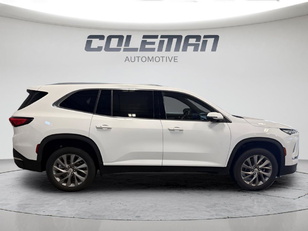 Used 2025 Buick Enclave Preferred AWD/4WD image 6