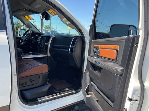 Used 2018 RAM 3500 Laramie Longhorn AWD/4WD image 32