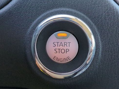 Used 2020 Nissan Pathfinder SL image 28