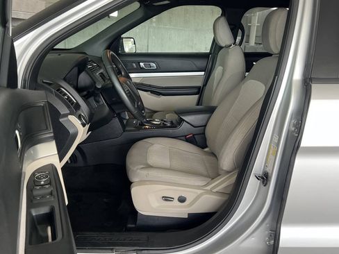 Used 2018 Ford Explorer 4WD image 12