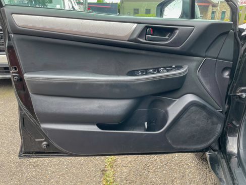 Used 2017 Subaru Outback 2.5i AWD/4WD image 10