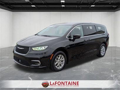 Certified 2024 Chrysler Pacifica Touring-L