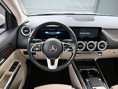 Used 2022 Mercedes-Benz GLA 250 4MATIC image 19