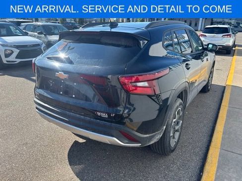 Used 2024 Chevrolet Trax LT w/ Driver Confidence Package FWD image 7