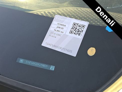 Used 2024 GMC Acadia Denali image 25