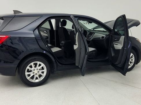 Used 2020 Chevrolet Equinox LS w/ LS Convenience Package FWD image 13