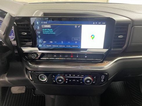 Used 2024 Chevrolet Silverado 1500 LT AWD/4WD image 16