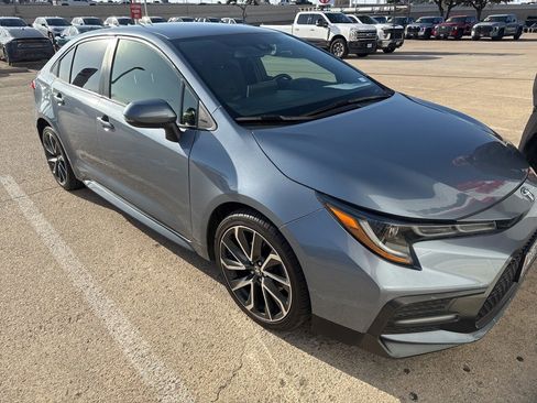 Used 2020 Toyota Corolla SE w/ Carpet Mat Package (TMS) image 2