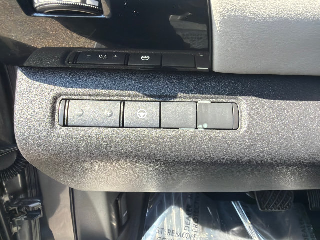 Used 2024 Nissan Pathfinder SV AWD/4WD image 27