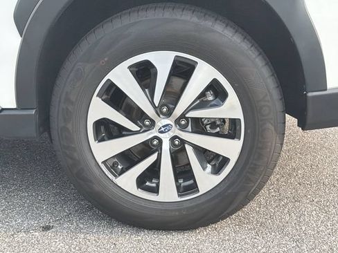 Used 2024 Subaru Outback AWD/4WD image 21