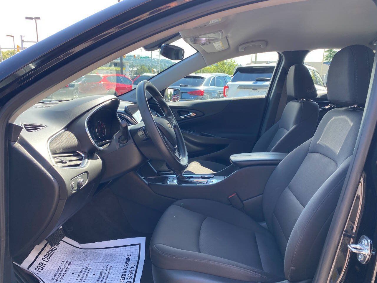 Used 2019 Chevrolet Malibu Hybrid FWD image 9