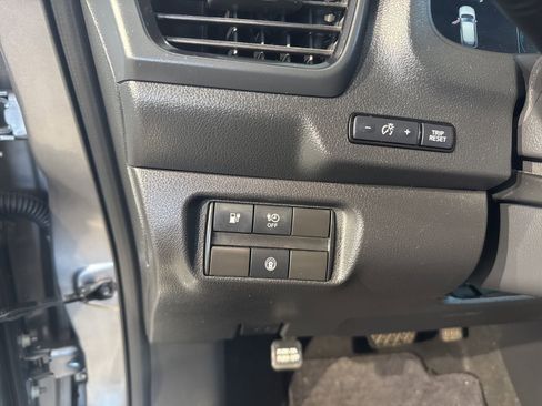 Used 2022 Nissan Leaf S image 17