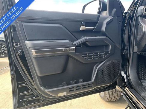 Used 2025 Toyota Tacoma TRD Sport w/ TRD Sport Upgrade Package image 23