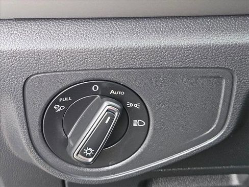 Used 2023 Volkswagen Atlas SE image 17