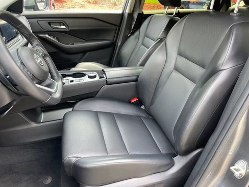 Certified 2024 Nissan Rogue SV w/ SV Premium Package AWD/4WD image 7