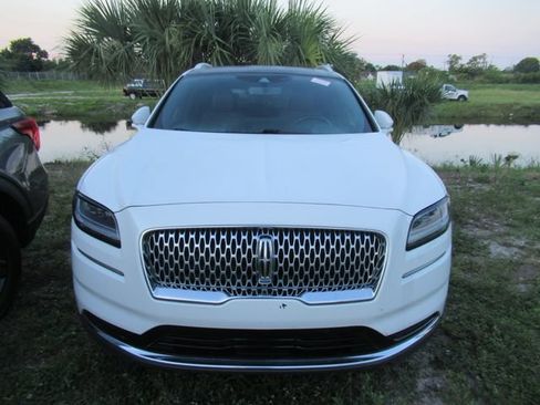 Used 2021 Lincoln Nautilus Reserve FWD image 2