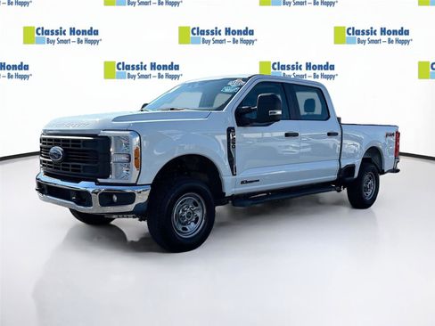 Used 2023 Ford F250 XL w/ FX4 Off-Road Package AWD/4WD image 3