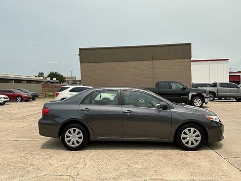 Used 2011 Toyota Corolla LE FWD image 4
