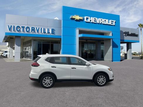 Used 2018 Nissan Rogue S image 4