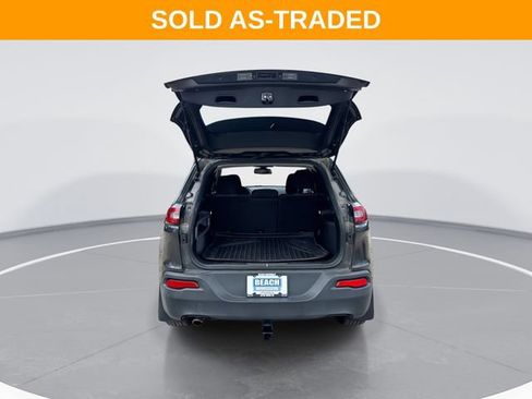 Used 2018 Jeep Cherokee Latitude w/ Altitude Package FWD image 22