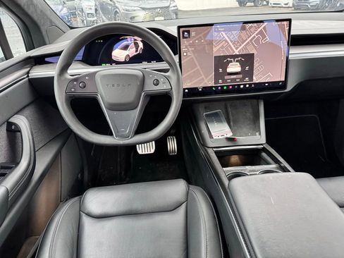 Used 2023 Tesla Model X Plaid image 15