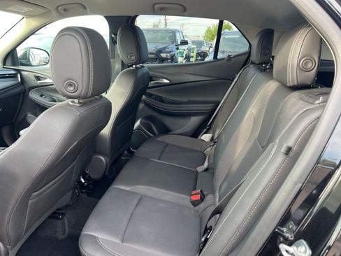 Used 2025 Buick Encore GX Preferred image 25