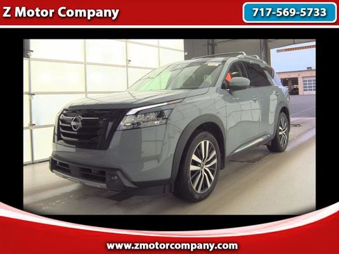 Used 2023 Nissan Pathfinder Platinum image 1