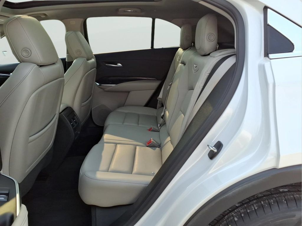Used 2023 Cadillac XT4 Premium Luxury w/ Sun And Sound Package AWD/4WD image 32