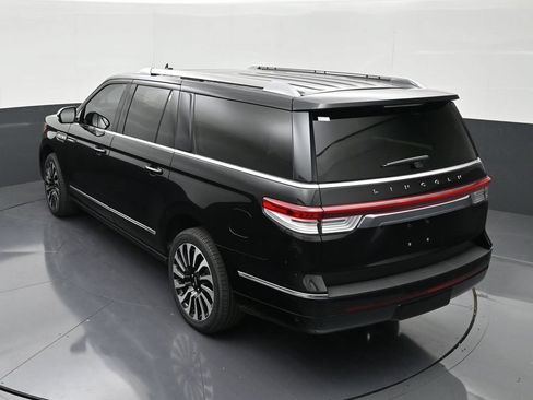 Used 2024 Lincoln Navigator L Black Label AWD/4WD image 15