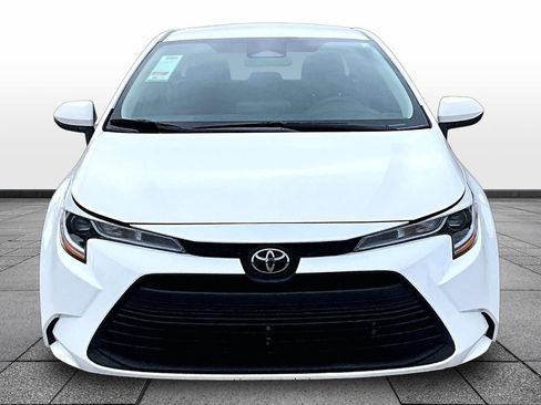 Used 2025 Toyota Corolla LE FWD image 3