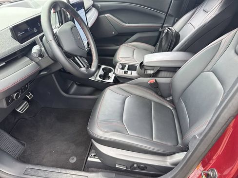 Used 2025 Ford Mustang Mach-E Premium w/ Sport Appearance Package AWD/4WD image 9