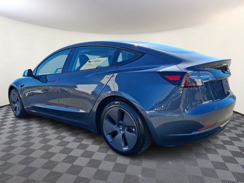 Used 2023 Tesla Model 3 Standard Range image 4