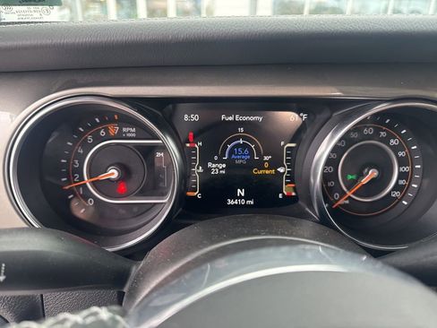 Used 2022 Jeep Wrangler Unlimited Sahara w/ Cold Weather Group image 14