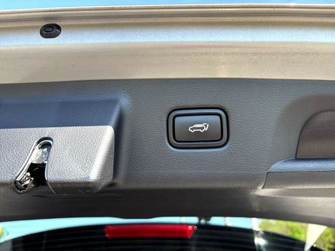 Used 2022 Hyundai Palisade SEL w/ 8P Bench Seat Package image 40