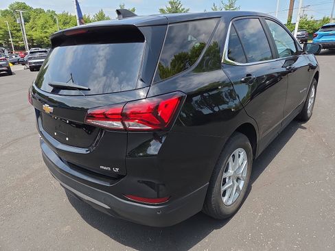 Used 2024 Chevrolet Equinox LT AWD/4WD image 3