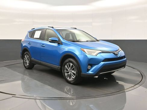 Certified 2016 Toyota RAV4 XLE AWD/4WD image 1