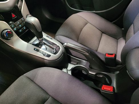 Used 2014 Chevrolet Cruze LT image 26