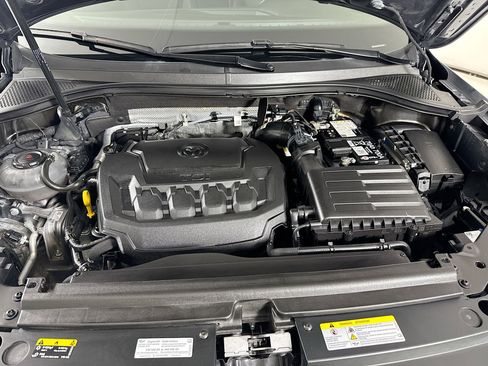 Used 2024 Volkswagen Tiguan SE R-Line w/ MDO Package, Three-Row FWD image 32