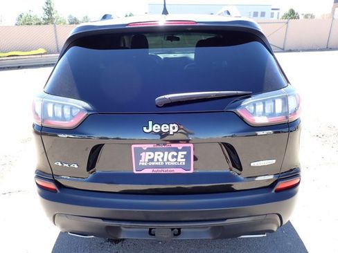Used 2019 Jeep Cherokee Latitude Plus w/ Cold Weather Group image 3