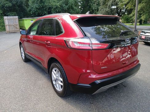 Used 2022 Ford Edge SEL w/ Convenience Package image 3