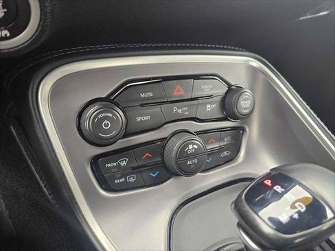 Used 2022 Dodge Challenger GT RWD image 25