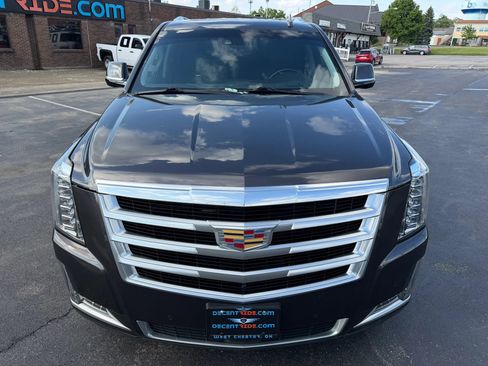 Used 2017 Cadillac Escalade Premium Luxury AWD/4WD image 9