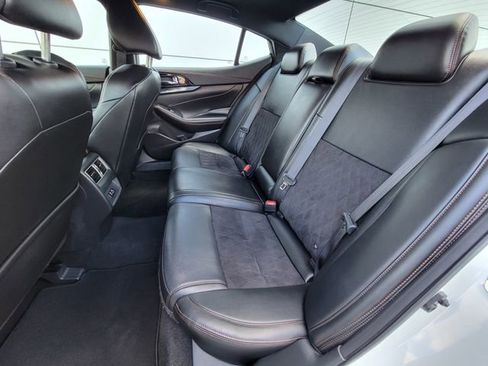 Used 2023 Nissan Maxima SR w/ Sport Mat Group image 19