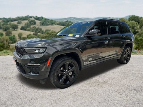 Used 2024 Jeep Grand Cherokee Limited w/ Black Appearance Package RWD image 3