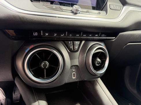 Used 2022 Chevrolet Blazer LT FWD image 30