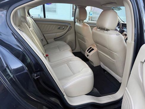 Used 2013 Ford Taurus SEL image 17