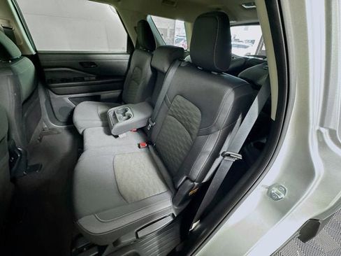 Certified 2024 Nissan Pathfinder SV image 24