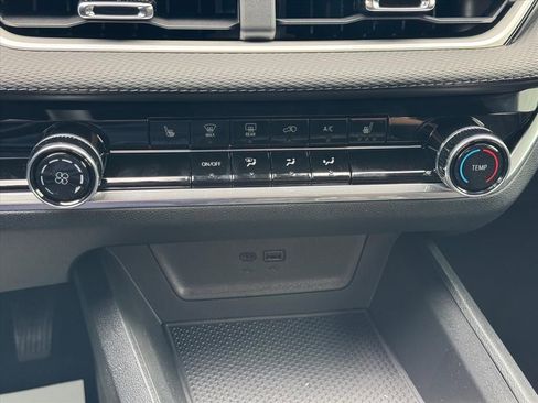 New 2026 Chevrolet Equinox LT image 15